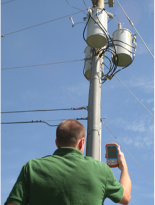 Using Bluetooth to download recordings (left)