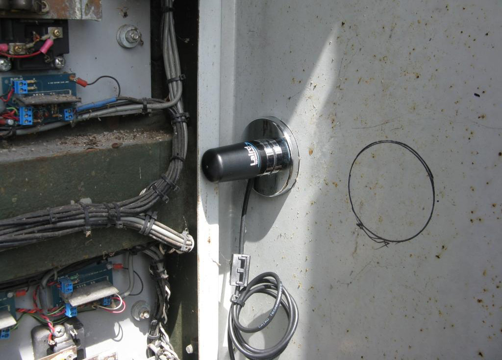 Close-up of Phantom antenna inside of enclosure, mounted on the wall (above)